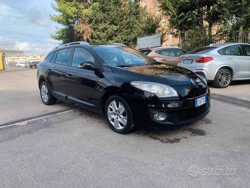 Nero Usata 2013 Renault Mégane III Station wagon | 5599 € (Cara) - Immagine 1/4