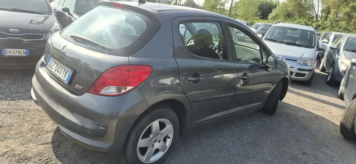 Usata Peugeot 207 73 CV (53 kW) 2010 Other Berlina