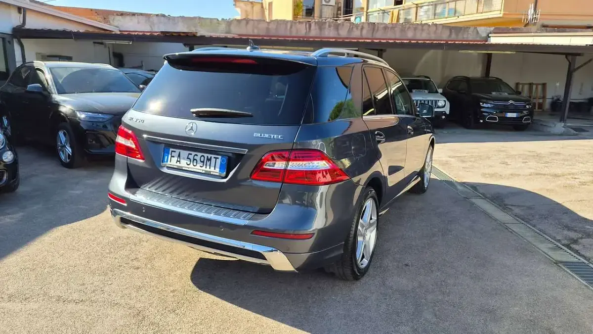 Usata Mercedes ML350 Premium 258 CV (189 kW) 2015 Grigio montagna met. SUV