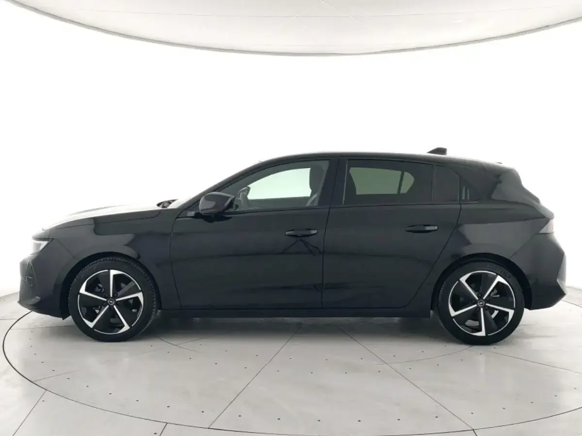 Usata Opel Astra S 130 CV (95 kW) 2025 Nero Utilitaria