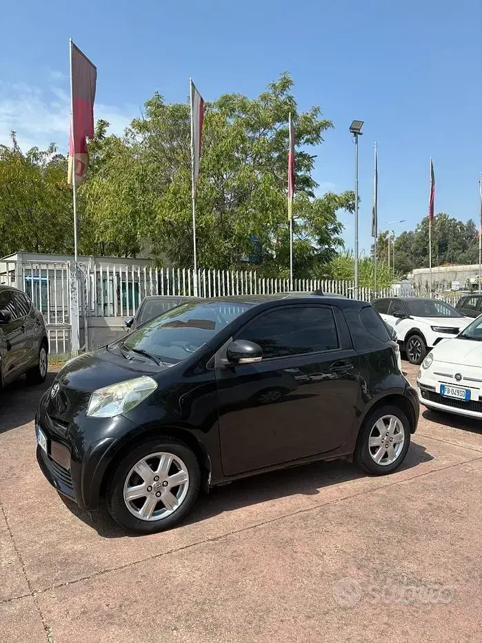 Usata Toyota iQ 68 CV (50 kW) 2010 Nero Utilitaria