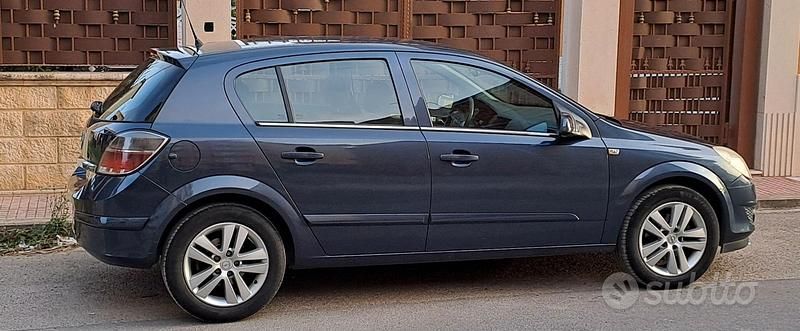 Occasion Opel Astra 101 ch (74 kW) 2008 Berline