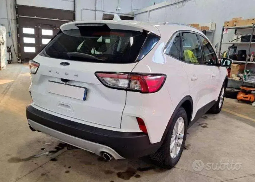 Usado Ford Kuga Business Edition 120 CV (88 kW) 2021 Blanco SUV