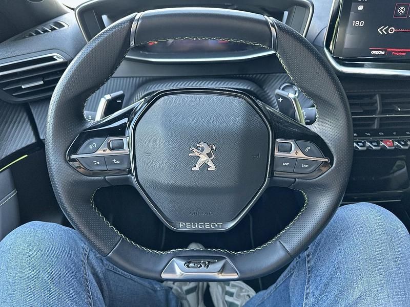 Usata Peugeot 2008 GT-line 131 CV (96 kW) 2020 Bianco SUV