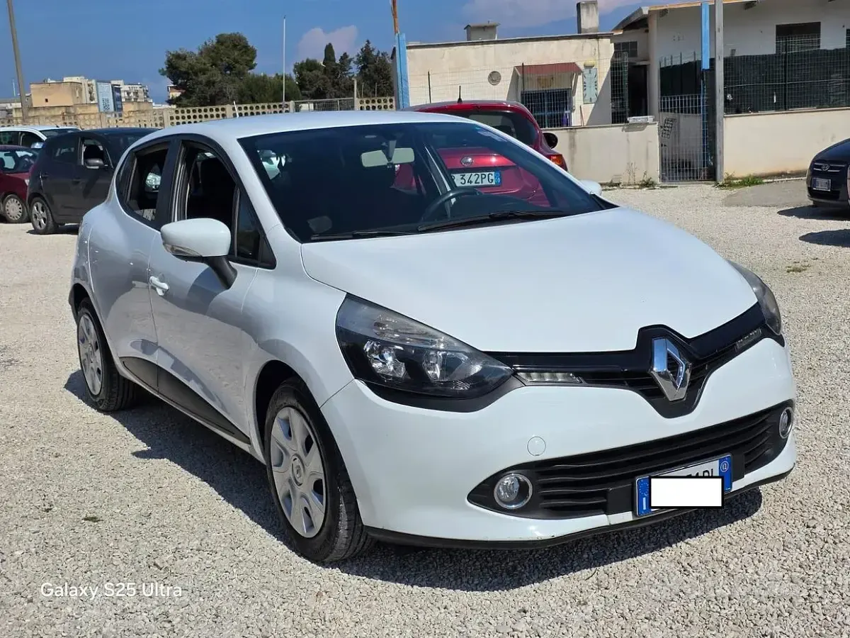 Usata Renault Clio IV 75 CV (55 kW) 2012 Bianco Berlina