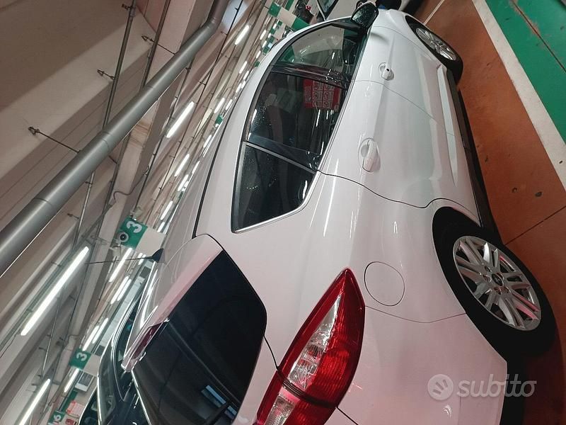 Usata Ford C-MAX 125 CV (91 kW) 2014 Monovolume