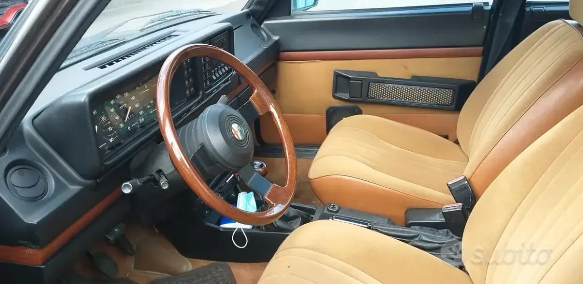 Usata Alfa Romeo Alfetta Quadrifoglio 130 CV (95 kW) 1984 Marrone Berlina