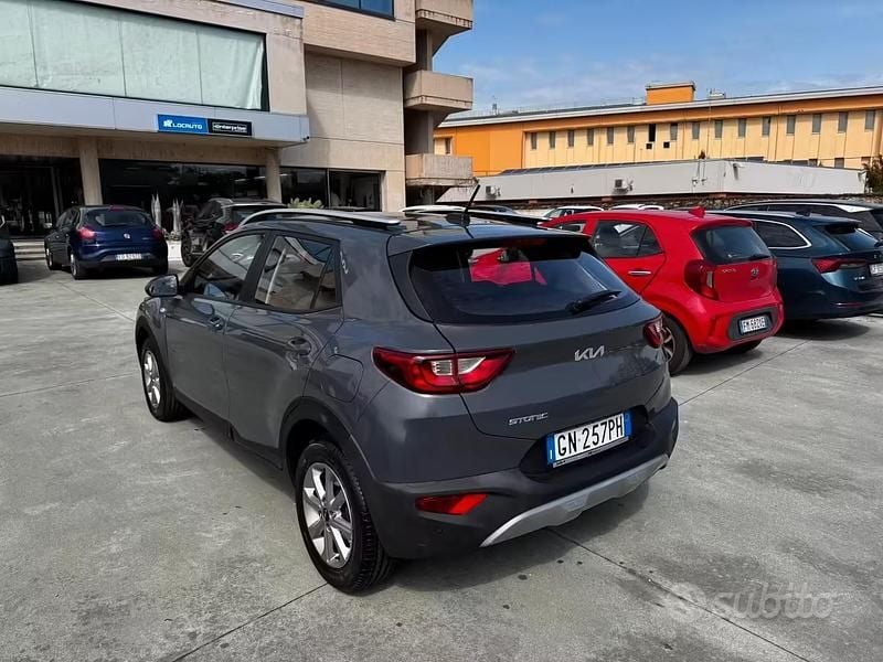 Usata Kia Stonic Urban 83 CV (61 kW) 2023 Grigio SUV