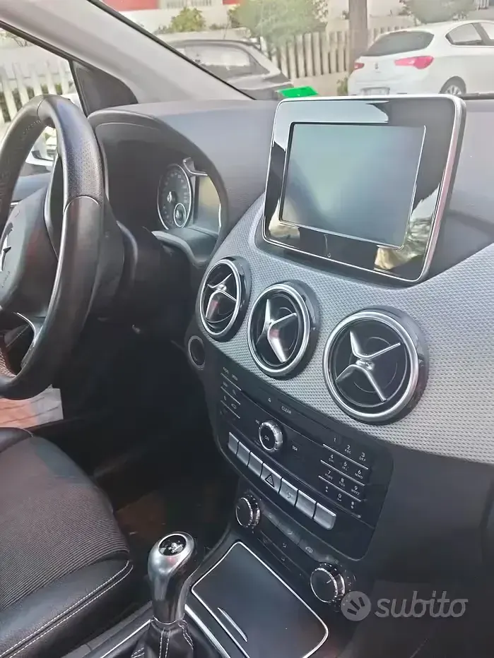 Usata Mercedes B200 156 CV (114 kW) 2016 Bianco Utilitaria