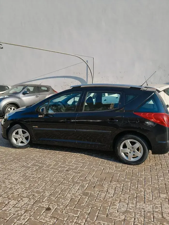 Usata Peugeot 207 Sport 70 CV (51 kW) 2010 Nero Station wagon