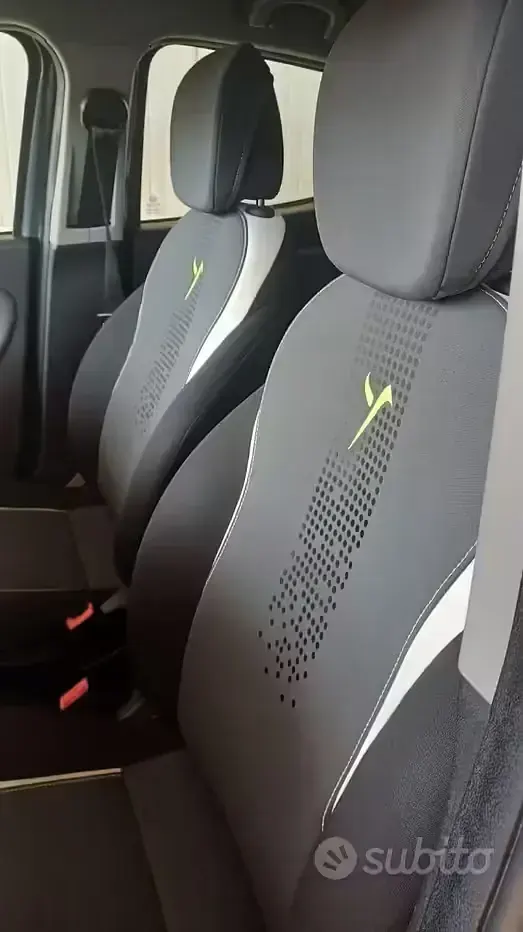 Usata Lancia Ypsilon 69 CV (50 kW) 2015 Grigio Utilitaria
