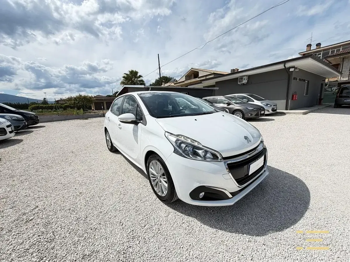 Usata Peugeot 208 75 CV (55 kW) 2018 Utilitaria