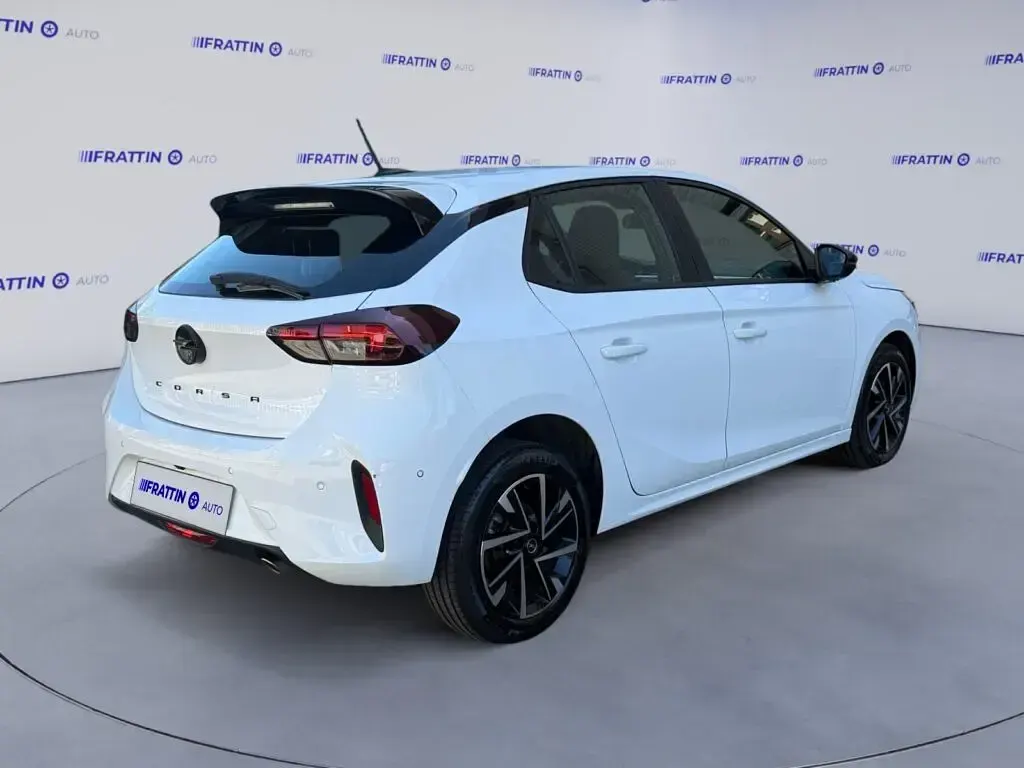 Gebraucht Opel Corsa 101 PS (74 kW) 2025 Silber Kleinwagen