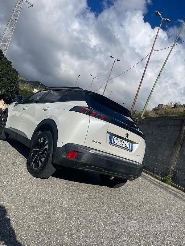 Usata Peugeot 2008 GT 110 CV (80 kW) 2021 Bianco SUV
