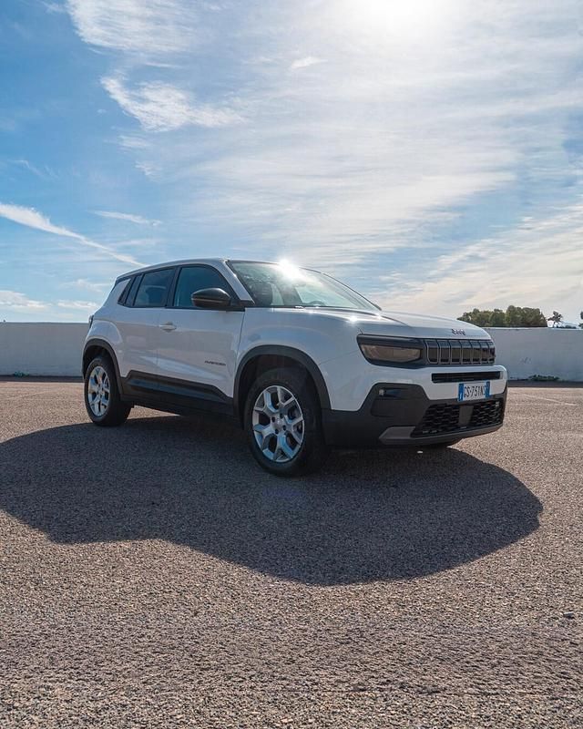 Usata Jeep Avenger Longitude 101 CV (74 kW) 2024 Bianco SUV