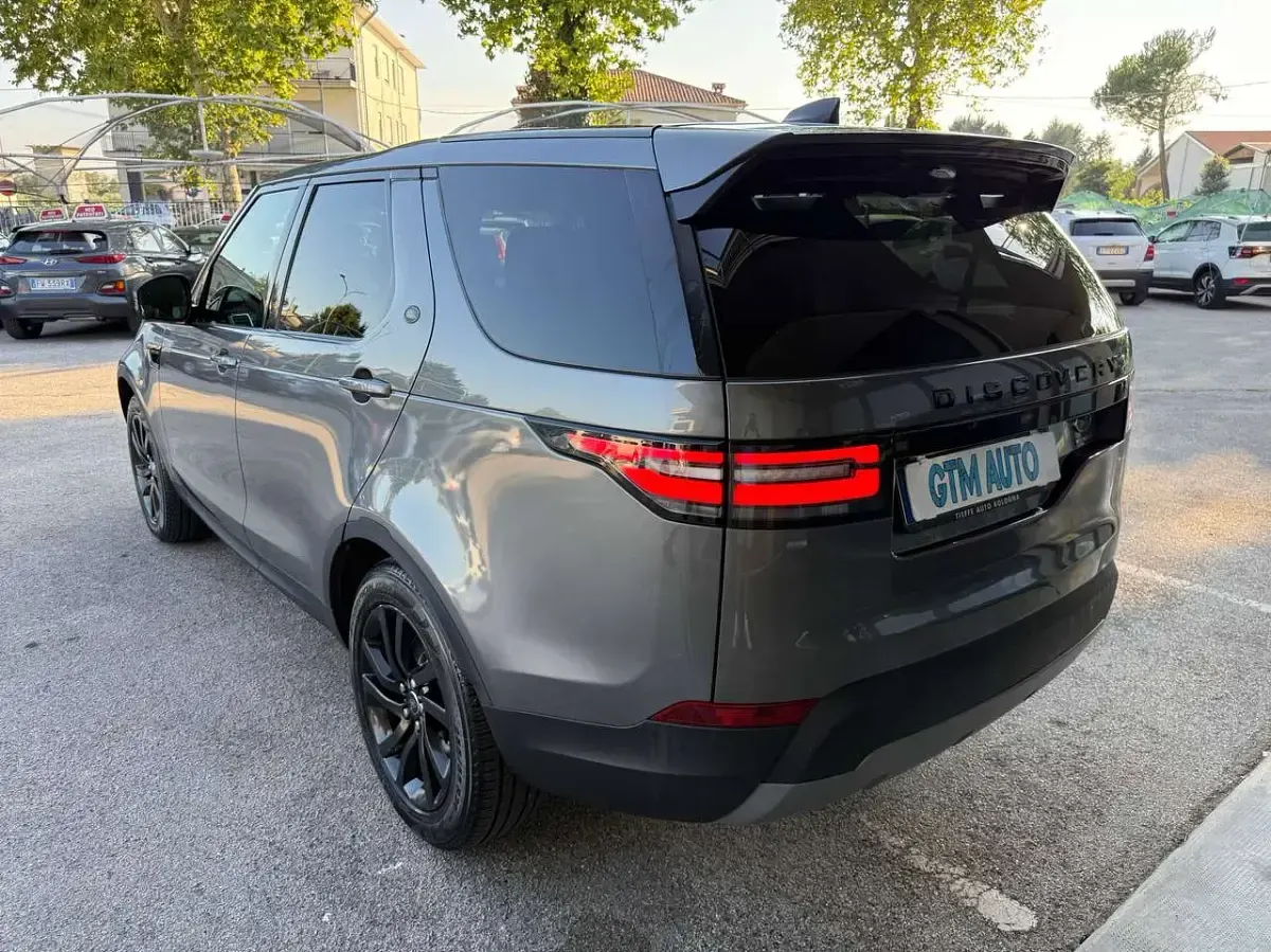 Usata Land Rover Discovery 5 249 CV (183 kW) 2017 Grigio SUV