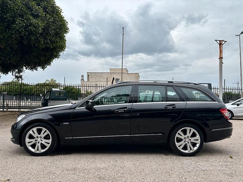 Usata Mercedes C220 Avantgarde 170 CV (125 kW) 2011 Nero Station wagon
