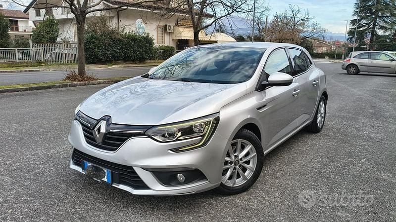Argento Usata 2016 Renault Mégane IV Zen Berlina | 8200 € (Super prezzo) - Immagine 1/4