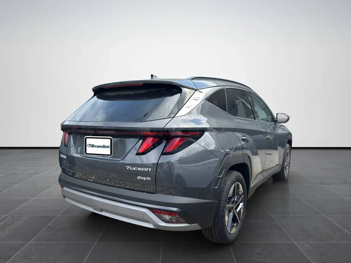 Uusi Hyundai Tucson 218 HP (160 kW) 2026 Harmaa Katumaasturi