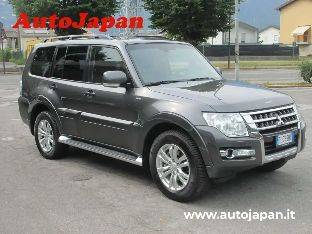 Usata Mitsubishi Pajero Instyle 190 CV (139 kW) 2016 Antracite SUV