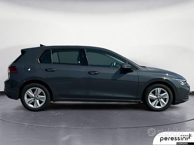 Usata VW Golf VIII Life 115 CV (84 kW) 2023 Berlina