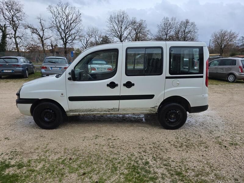 Usata Fiat Doblò Dynamic 105 CV (77 kW) 2005 Bianco Monovolume