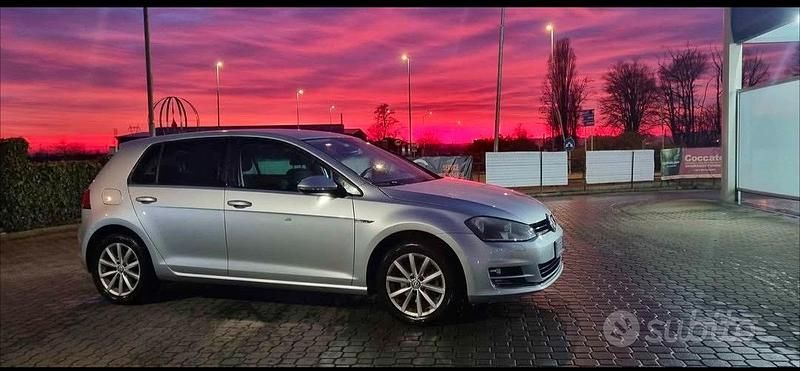 Usata VW Golf VII 110 CV (80 kW) 2016 Grigio Utilitaria