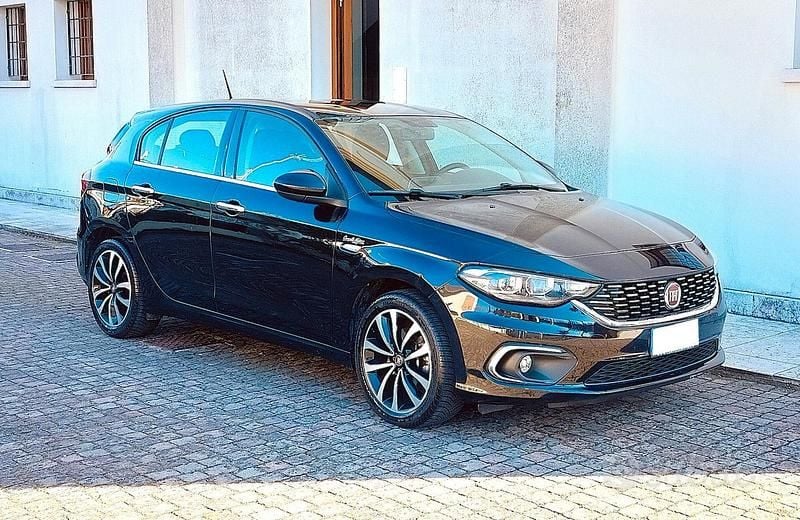 Usata Fiat Tipo Lounge 95 CV (69 kW) 2019 Nero Berlina