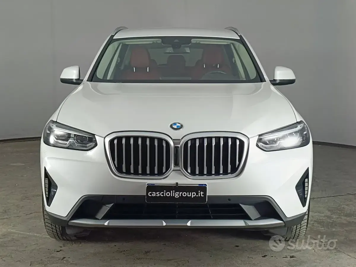 Usata BMW X3 Comfort Edition 190 CV (139 kW) 2023 Mineral white metallizzato SUV