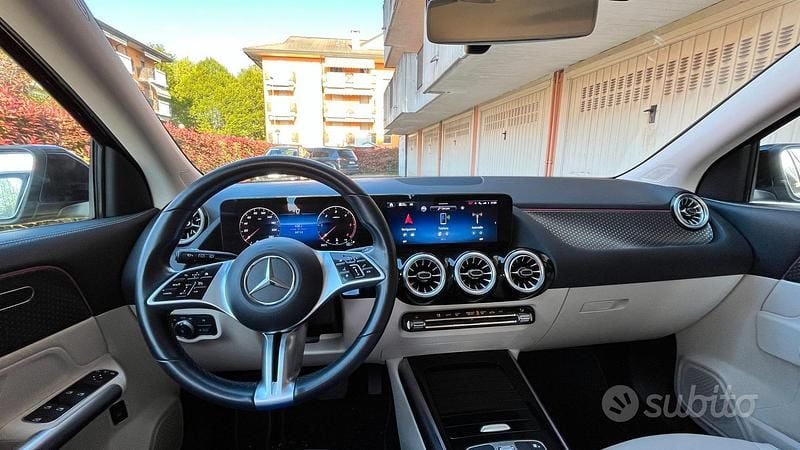 Usata Mercedes GLA180 Progressive 116 CV (85 kW) 2023 Nero SUV