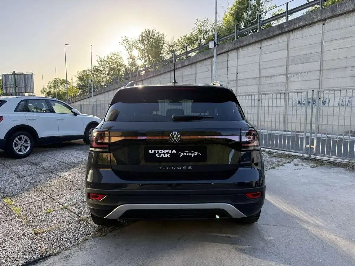 Usado VW T-Cross Style 95 CV (69 kW) 2020 Gris SUV