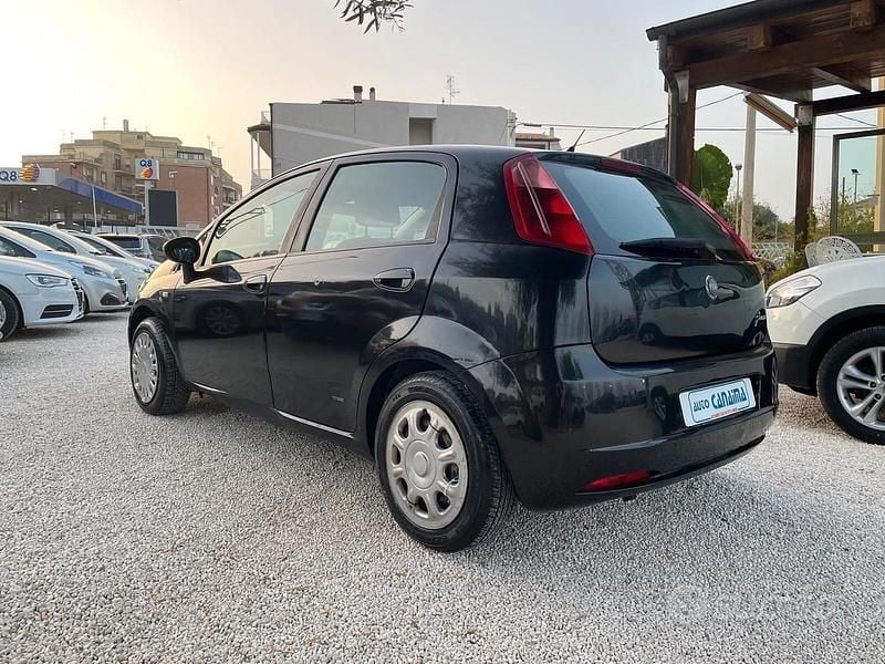 Usata Fiat Grande Punto 65 CV (47 kW) 2007 Nero Utilitaria