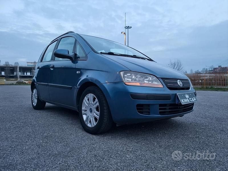 Usata Fiat Idea Emotion 101 CV (74 kW) 2005 Blu Monovolume