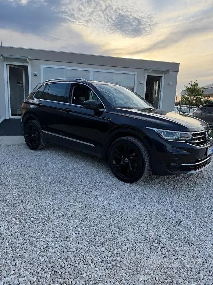 Usata VW Tiguan 110 CV (80 kW) 2024 Nero SUV