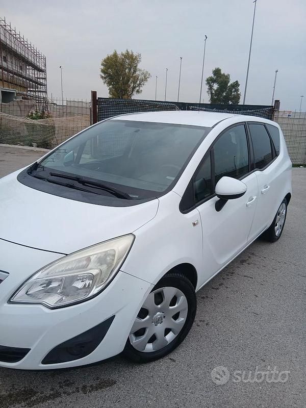 Usata Opel Meriva 120 CV (88 kW) 2013 Bianco Monovolume