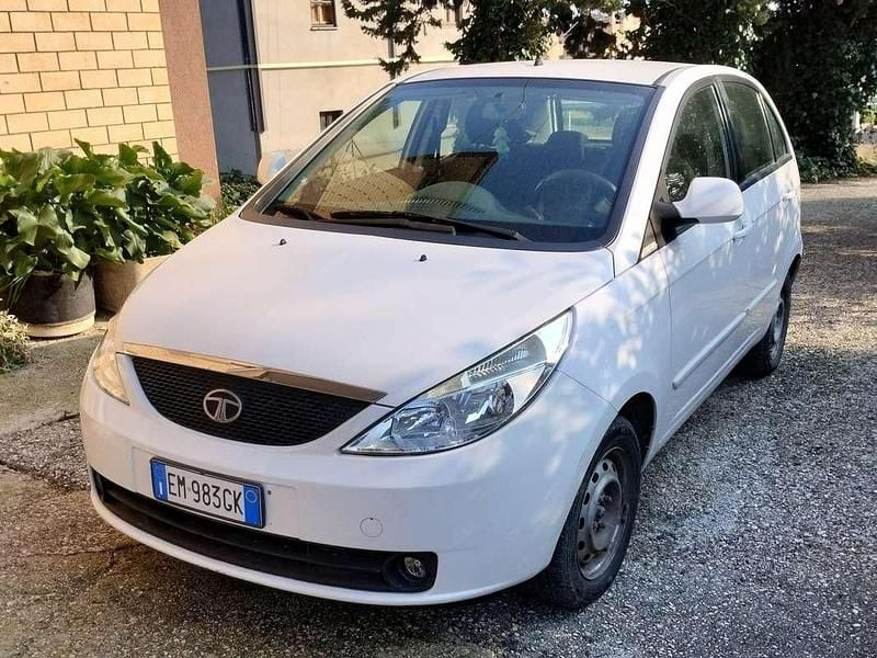 Bianco Usata 2012 Tata Indica Tre volumi | 1900 € - Immagine 1/4