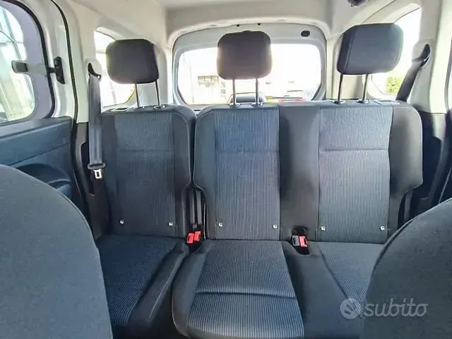 Usata Fiat Doblò 131 CV (96 kW) 2024 Bianco Monovolume