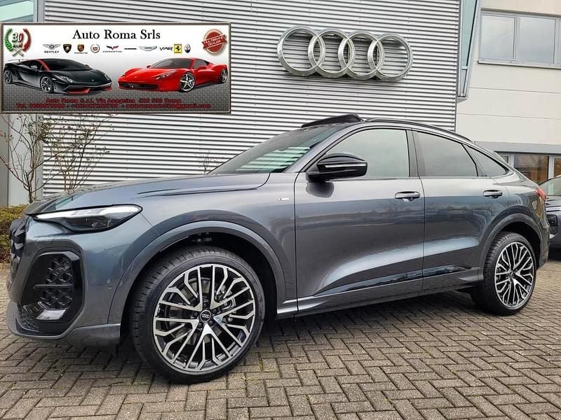 Grigio Nuova 2025 Audi Q5 Sportback S-Line SUV | 83.000 € (Cara) - Immagine 1/4