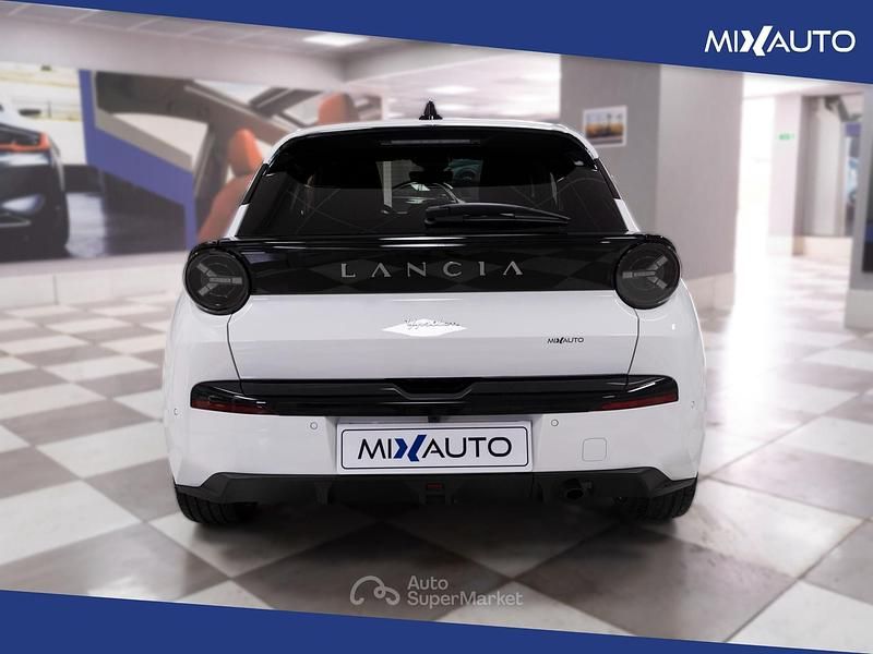 Usata Lancia Ypsilon 110 CV (80 kW) 2025 Bianco Utilitaria