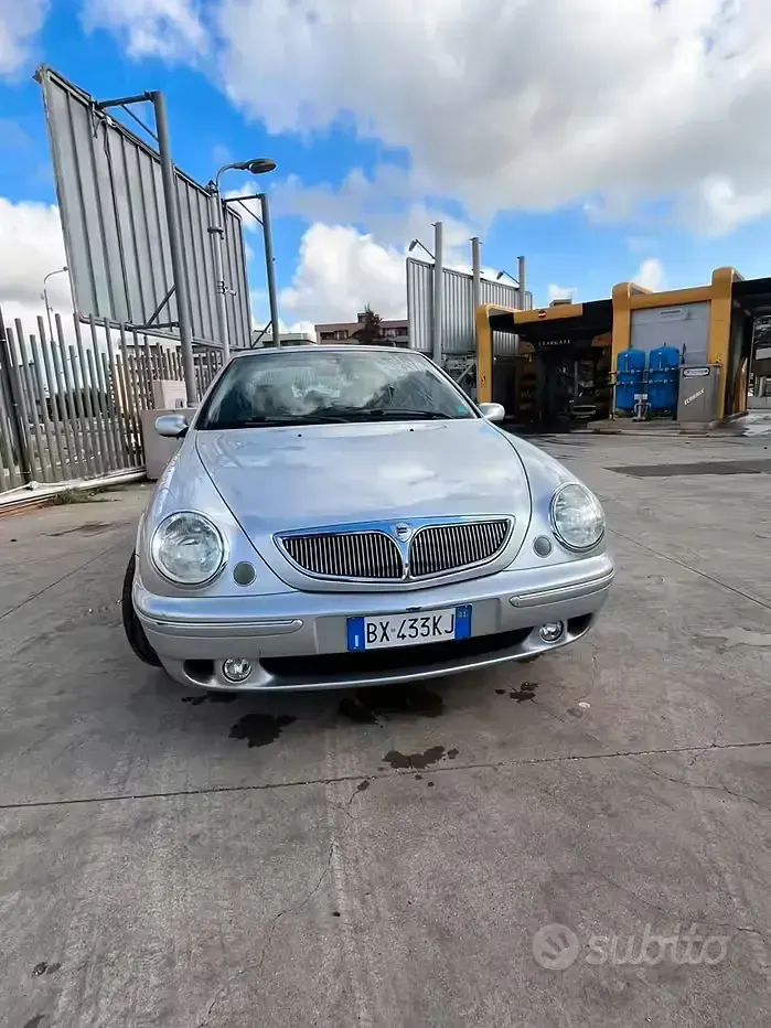 Usata Lancia Lybra 116 CV (85 kW) 2002 Grigio Berlina
