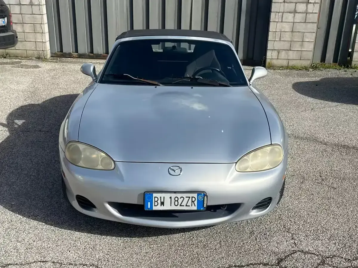 Usata Mazda MX5 110 CV (80 kW) 2001 Cabrio