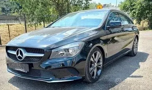 Usata Mercedes CLA180 109 CV (80 kW) 2018 Nero Coupé
