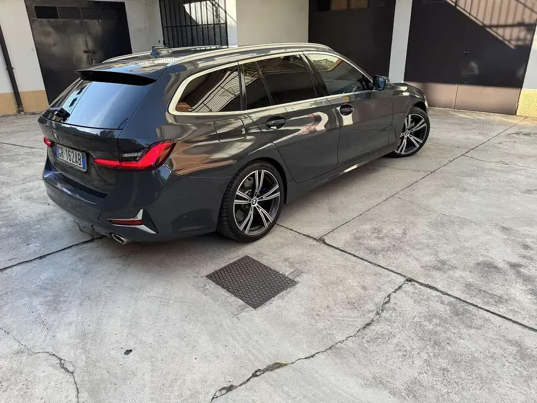 Usata BMW 330 Luxury Line 265 CV (194 kW) 2020 Station wagon