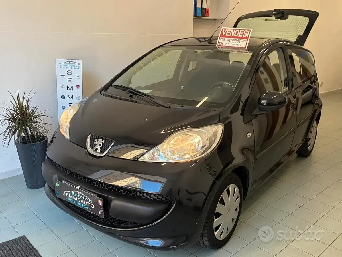 Usata Peugeot 107 68 CV (50 kW) 2008 Nero Utilitaria