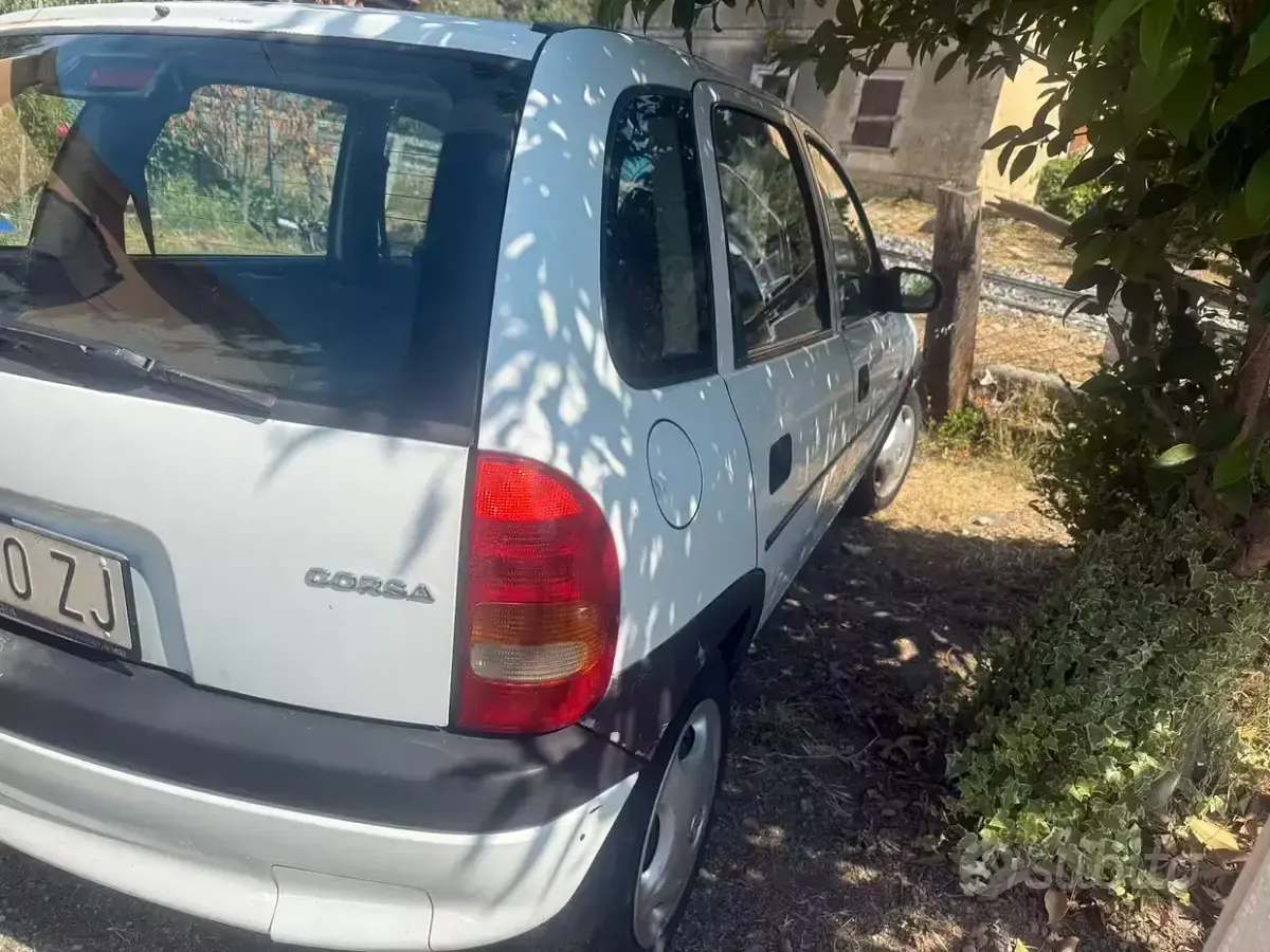 Usata Opel Corsa 60 CV (44 kW) 1997 Bianco Utilitaria