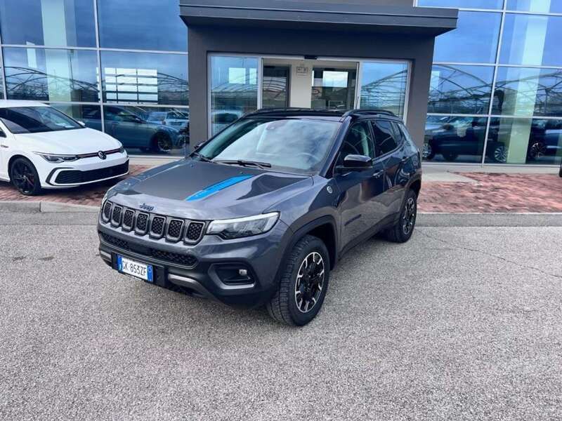 Usata Jeep Compass Trailhawk 240 CV (176 kW) 2022 Grigio scuro SUV