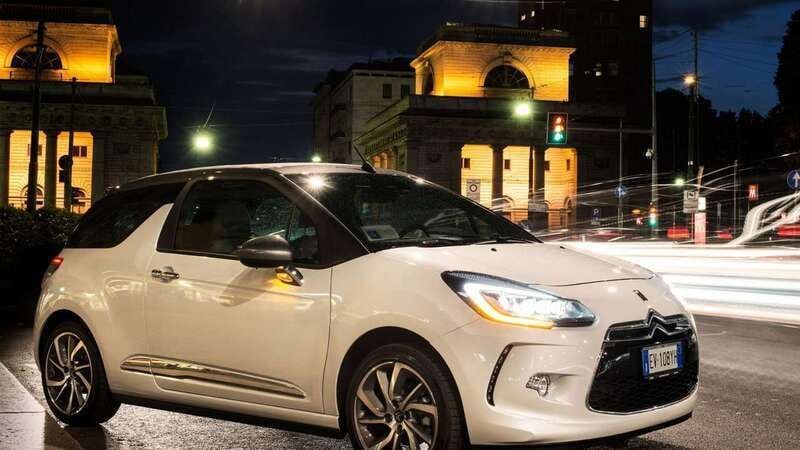 Bianco Usata 2015 Citroën DS3 Sport Chic Tre volumi | 6900 € (Buon prezzo) - Immagine 1/1