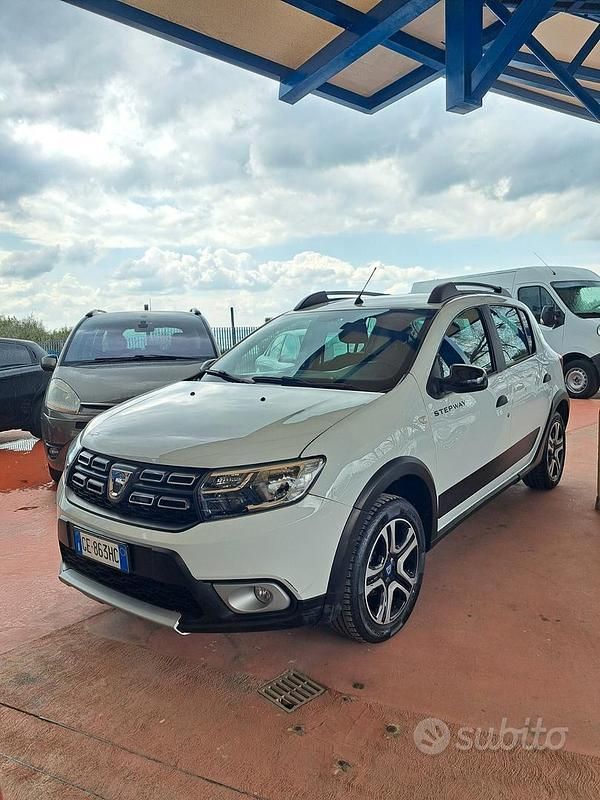 Usata Dacia Sandero Comfort 101 CV (74 kW) 2021 Bianco Monovolume
