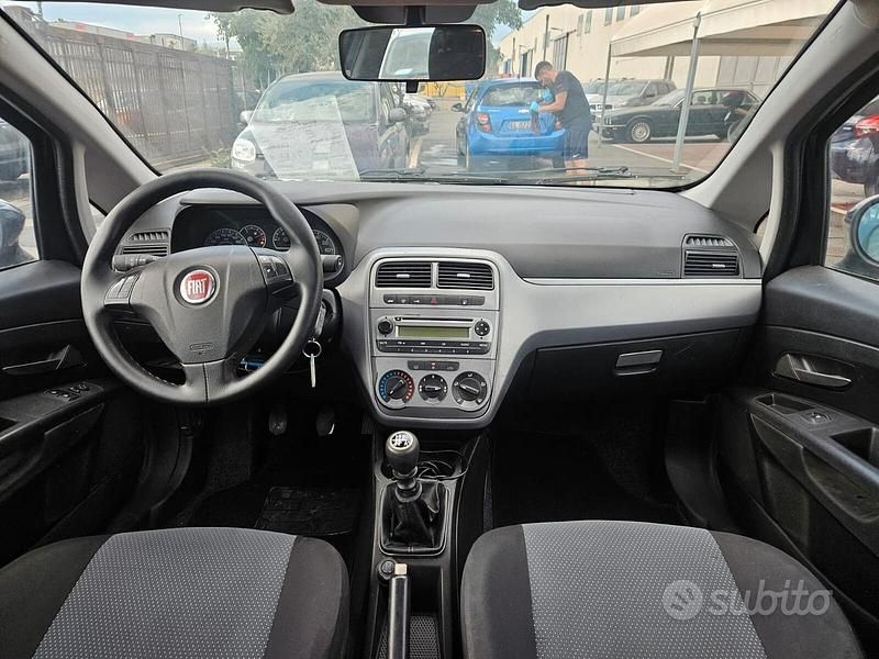 Usata Fiat Grande Punto 77 CV (56 kW) 2012 Blu Utilitaria