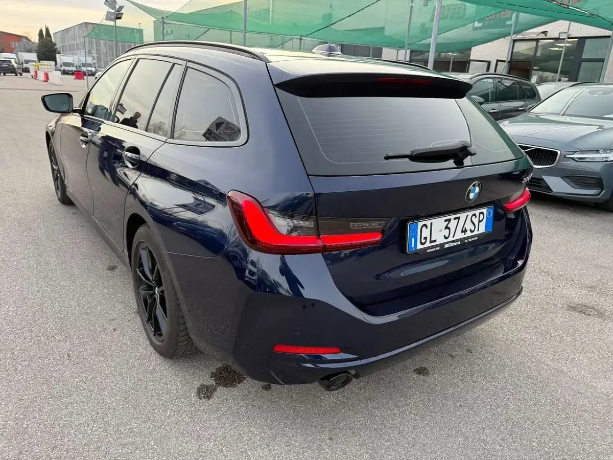 Usata BMW 320 190 CV (139 kW) 2022 Blu/azzurro Station wagon